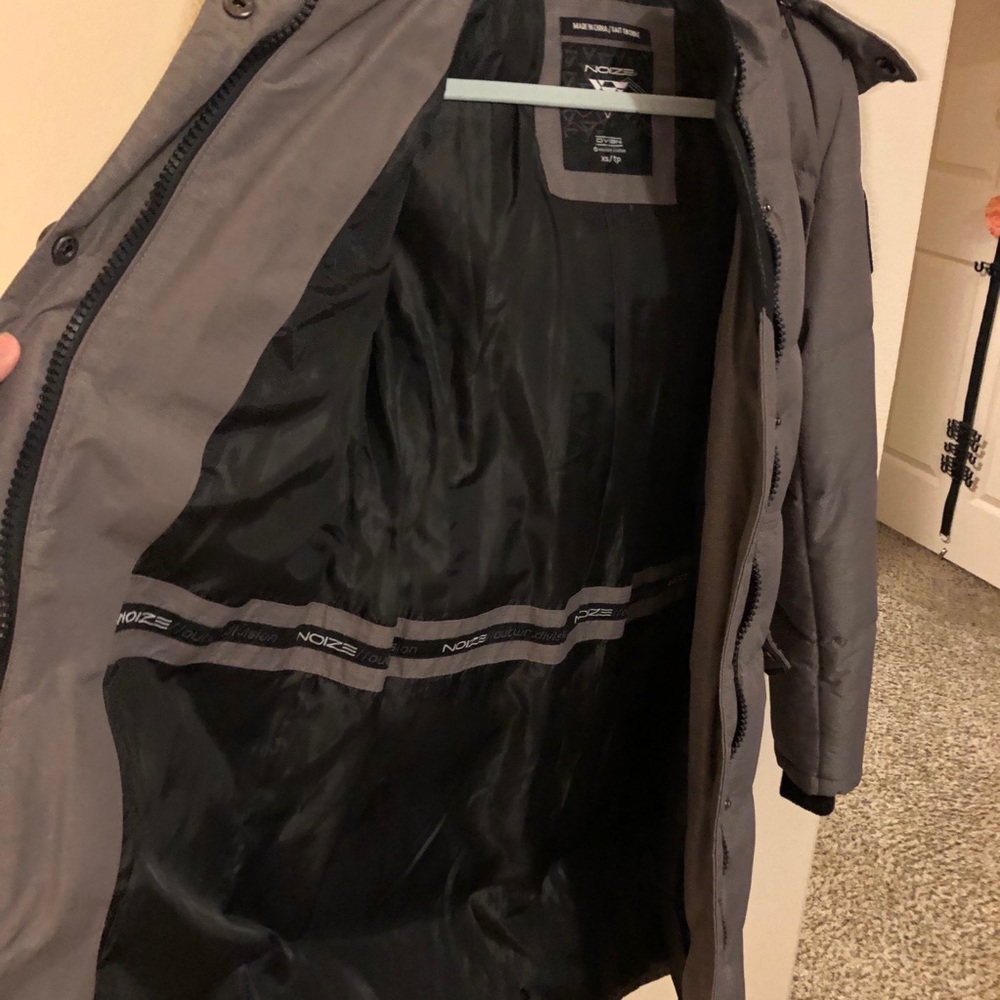 Down jacket - Picture 3 of 3